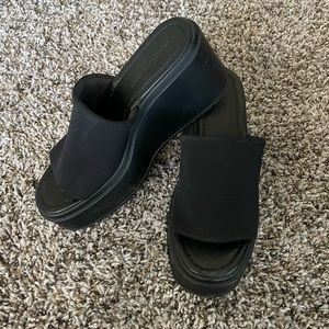 Madden girl black Sandal Platforms